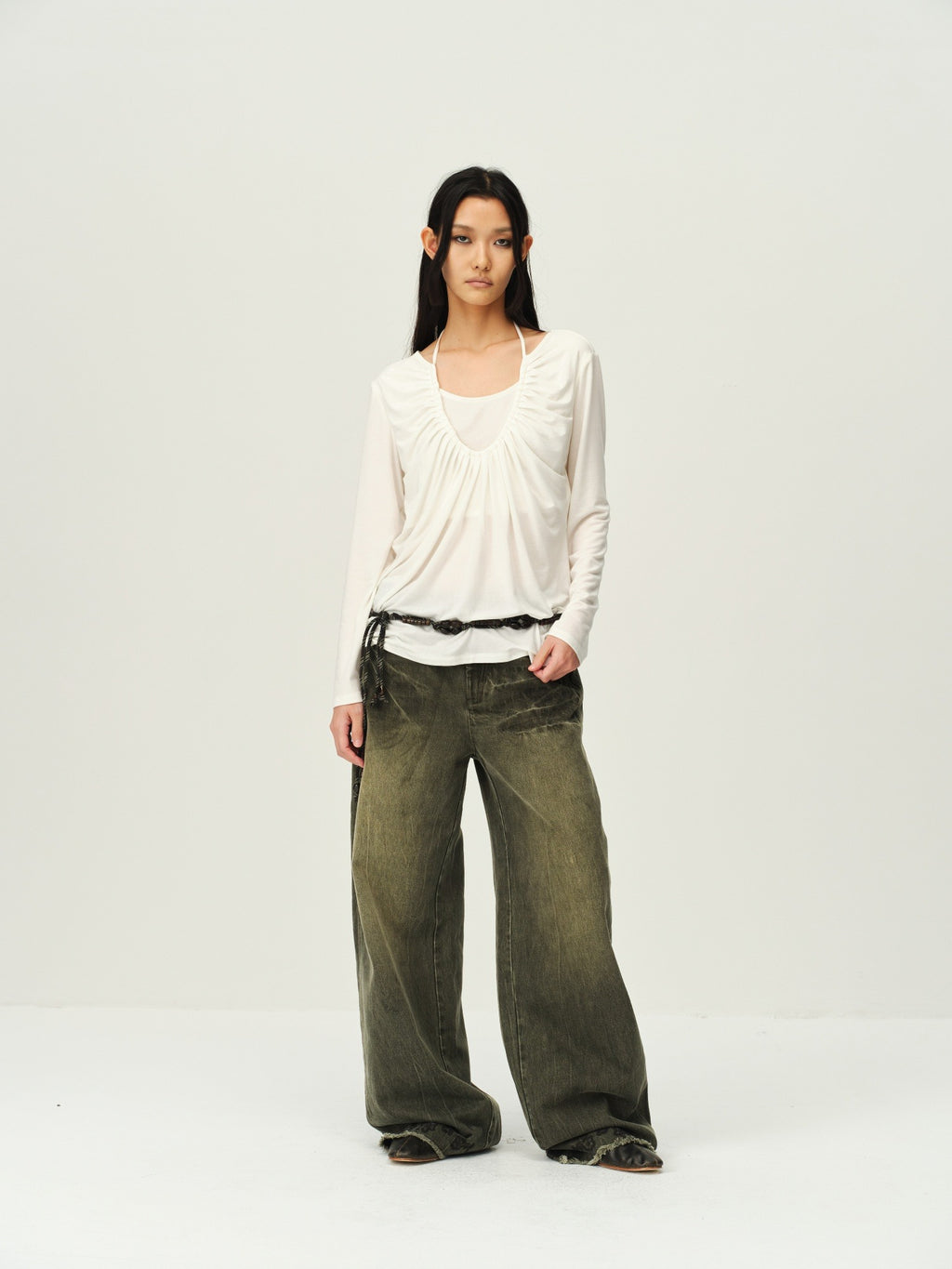Embroidered Hem Washed Wide-Leg Jeans