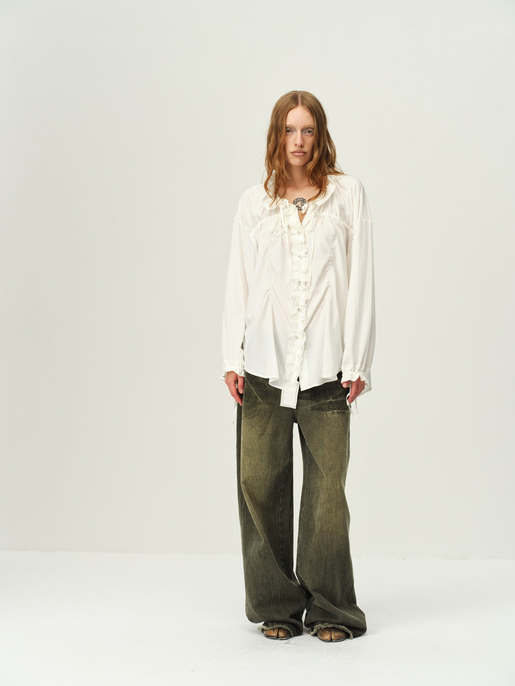 Embroidered Hem Washed Wide-Leg Jeans